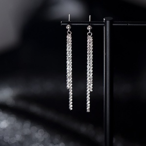 1 Par de Pendientes Románticos Estilo Ins con Borlas de Latón y Múltiples Cadenas, Joyería de Fiesta de Lujo Ligero con Diamantes de Imitación, Regalo - Product Image 1
