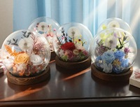 Kotak Hadiah Kaca Kubah dengan Bunga Mawar Awet LED Cantik Custom Satu Atap untuk Grosir Natal, Hari Valentine, Hari Ibu