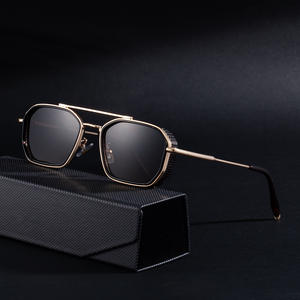 Nouvelles lunettes de soleil carrées pour hommes, verres PC UV400, monture en plastique et métal, noires, protection solaire extérieure pour la conduite, classe 2, origine Taizhou - Product Image 5