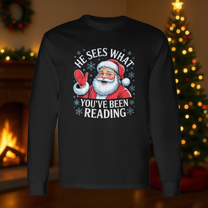 Lui vede ciò che stavi leggendo - T-shirt natalizia a maniche lunghe - Regali di Natale - Product Image 2