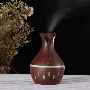 Diffuseur d'arômes à grain de bois, humidificateur ultrasonique de 300 ml avec lumière LED pour usage domestique, alimenté par USB - Product Image 5