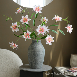ดอกลิลลี่ประดิษฐ์สองหัว สีขาว ทำจากผ้าไหม สำหรับตกแต่งบ้าน จัดแจกัน - Product Image 2
