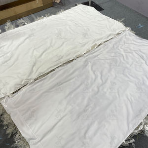 Muro Floral Personalizado con Cortinas Largas Color Crema Blanco, Flores de Plumas 3D con Mariposas y Orquídeas, Muro Floral Enrollable - Product Image 3