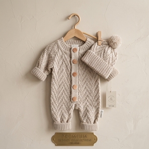 Abbigliamento Premium Biologico per Neonati, Tutina in Maglia con Texture a Rombi e Cappello Abbinato, Direttamente dalla Fabbrica - Product Image 1