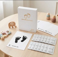 Lot de 14 cartes de jalons de développement pour bébé sans encre, kit d'empreintes manuelles et de pieds, kit d'empreintes de pieds pour nouveau-né