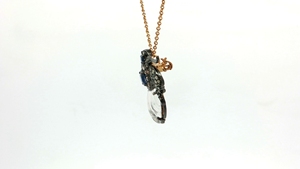 Pendentif-brosse Art Déco ovale en cyanite brillante, qui dégage une élégance intemporelle avec ce magnifique pendentif-brosse Art Déco. - Product Image 2