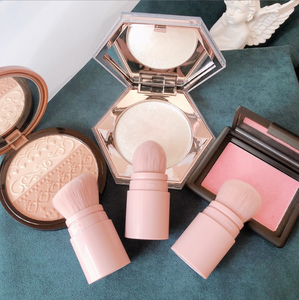 <span class=keywords><strong>Pinceau</strong></span> de maquillage Kabuki portable <span class=keywords><strong>rétractable</strong></span> mini vegan rose avec logo personnalisé pour fond de teint, contour, poudre et <span class=keywords><strong>blush</strong></span> - Product Image 2