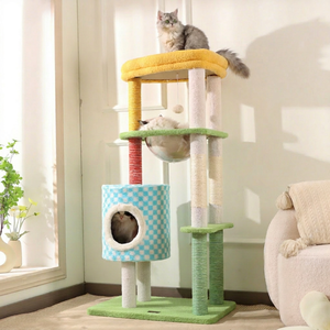 Árbol para Gatos con Diseño de Castillo Macaron, Patrón Geométrico de Color, 66x45cm, 4 Niveles, Sisal Resistente, Área de Juego Multinivel para Gatos - Product Image 1