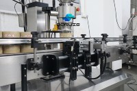 Machine de remplissage automatique à vis sans fin pour le café, la farine, les épices, les protéines en poudre, le remplissage de bouteilles