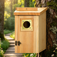 Nichoir en bois pour oiseaux, boîte à nids d'extérieur avec porte avant à loquet, plaque d'entrée en métal, trou rond, toit incliné pour jardin