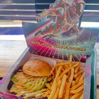 Barquettes à hamburgers créatives avec logo personnalisé, écologiques, 2 en 1, jetables, en kraft, pour hamburgers et frites