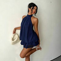 Combinaison courte en mousseline de soie bleu marine personnalisée à col halter, sans manches, superposée, style mini-robe, avec service OEM et options multicolores, décontractée pour l'été