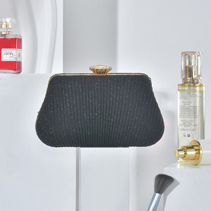 Chaînes de luxe en strass pour femmes, avec logo personnalisé, diamants taillés carrés haut de gamme, boucle classique en forme d'oreiller, mode brillante et scintillante - Product Image 6