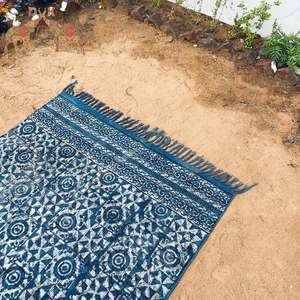 Alfombra de Algodón Minimalista y Versátil, Alfombra Geométrica Elegante para la Sala de Estar y el Dormitorio - Product Image 3