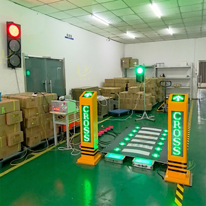Feux de signalisation routière encastrés au sol, balise solaire LED lumineuse pour passage piéton, éclairage de passage piéton encastré au sol - Product Image 1