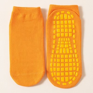 Chaussettes antidérapantes antidérapantes Offre Spéciale pour enfants Chaussettes de <span class=keywords><strong>trampoline</strong></span> antidérapantes pour une utilisation dans les parcs de <span class=keywords><strong>trampoline</strong></span> - Product Image 2