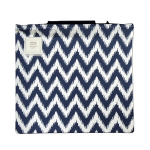 Housses de coussin décoratives et à la mode pour la maison, l'hôtel, le lit, le canapé, le salon pour enfants avec impression graphique, conception personnalisée pour commande en gros - Product Image 1