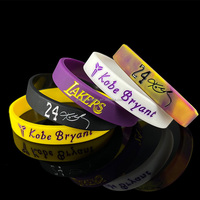 Publicité de stock Cadeaux promotionnels Produits en caoutchouc Football Bracelet en silicone Bracelet personnalisé