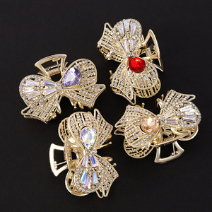 กิ๊บติดผมแฟชั่น 12 ซม. กิ๊บหนีบโลหะผสมสังกะสีประดับเพชร สำหรับผู้หญิง เครื่องประดับสำหรับงานปาร์ตี้ - Product Image 3