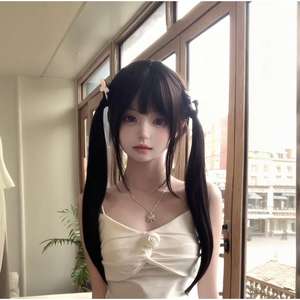 วิกผมยาวตรงสไตล์โลลิต้า พร้อมผมหน้าม้าปัดข้าง เส้นผมธรรมชาติ ใยคาเนคาลอน  ฐานลูกไม้โปร่งใส  สำหรับผู้หญิง - Product Image 4