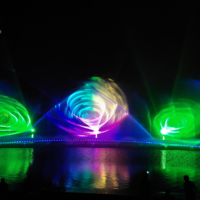 Fontaines d'eau flottantes décoratives d'extérieur avec musique dansante, élégante fontaine décorative d'extérieur