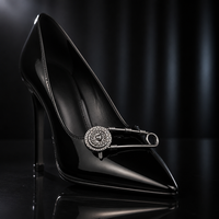 DENGBAO F28840 Ventes d'usine Broche personnalisée pour femme en alliage de zinc avec ornements de chaussures et accessoires en strass de cristal Boucle de chaussure