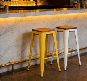 Moderner Küchentheken-Barhocker Stapelbare Farbige Eisen-Metall-Industriehocker mit Lackierung für Restaurants und Bars - Product Image 3