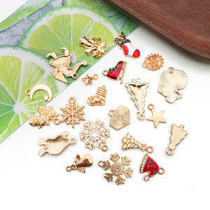 Nouveaux pendentifs unisexes de Noël en alliage, multicolores et multi-styles, mignons, de 10 à 30 mm, pour colliers et bracelets DIY - Product Image 4