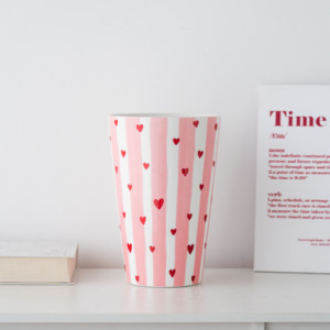 <span class=keywords><strong>Vaso</strong></span> in Ceramica a Righe Rosa con Motivo a Cuori e Ciliegie per Decorazione Casa e Ufficio - Product Image 4
