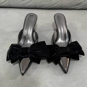 Sandalias de tacón bajo de 7 cm para mujer, tipo mule, con lazo - Product Image 4