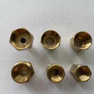 Fournisseur de pulvérisateurs électriques à double pompe avec divers adaptateurs, y compris des connecteurs en cuivre M14*1.5 à M18*1.5 - Product Image 3