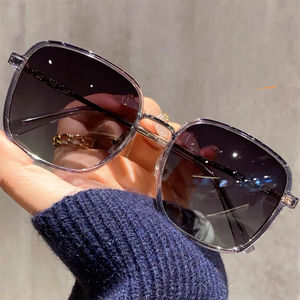 High Appearance Level Luxury Girls Fashion Retro Sun Glasses UV400 Premium <b>Large</b> <b>Frame</b> Luxury Glasses With Gold Dust - Product Image 4