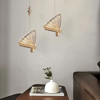 Nouvelle lampe suspendue en acrylique transparente et dorée en forme de papillon LED, unique pour salon, escalier, salle à manger