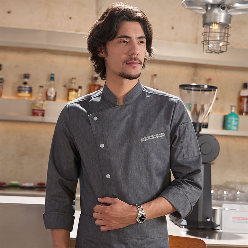 เสื้อสีเทามีแขนยาว