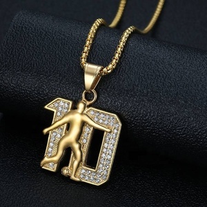 Colliers pendentifs <span class=keywords><strong>de</strong></span> football numéro 10 en acier inoxydable plaqué or 18 carats incrustés <span class=keywords><strong>de</strong></span> diamants, style hip-hop, pour hommes et femmes - Vente chaude - Product Image 2