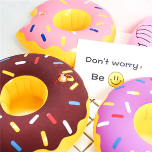 Flotador inflable para bebidas con forma de donut, soporte de PVC para bebidas, para uso en piscinas y exteriores, accesorio de natación unisex. - Product Image 2
