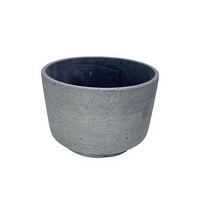 Jardinière pour plantes d'intérieur et d'extérieur, gris moyen mat, texture poreuse brossée, résine de poudre de pierre, imitation béton, côtés droits, conique