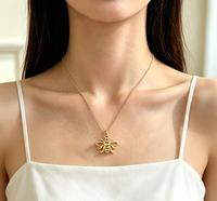 Collier abeille hypoallergénique en acier inoxydable plaqué or 18 carats, motif abeille découpé, bijou délicat pour femme, idéal au quotidien