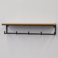 Porte-manteau mural peu encombrant en MDF et fer avec étagère et crochets robustes pour entrée, couloir et chambre