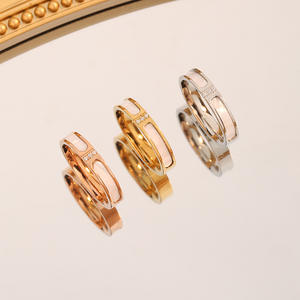 Nuevo Anillo de Eternidad Clásico y Sencillo con Incrustaciones de Tres Conchas Coloridas, Chapado en Oro Rosa, Anillo de Pareja, Venta al Por Mayor - Product Image 2