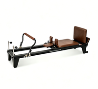 Machine de Pilates Reformer en aluminium durable et écologique, noire, avec lit de yoga coulissant réglable et plateau de saut