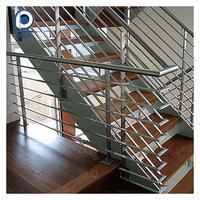 Kit de garde-corps pour escalier extérieur Prima Professional avec poteaux thermolaqués noirs et câbles en acier inoxydable 316 pour balcon