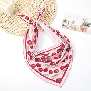 Sciarpa firmata vacanza estiva bandane di ciliegio dolce vacanza ragazze sciarpa triangolare da donna moda foulard in seta - Product Image 3
