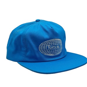 قبعات مخصصة من القطن التويل بخمسة ألواح وغطاء خلفي قابل للتعديل مع شعار مطرز، قبعة غير مهيكلة بحافة منحنية قليلاً - Product Image 2