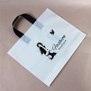 Sac en plastique personnalisé pour vêtements, sac fourre-tout avec logo personnalisé, sac de shopping à poignée, vente en gros, pas cher - Product Image 3