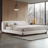 Lit doux en tissu minimaliste avec base en bois Sabi Wabi Design nordique japonais Appartement en bois massif Chambre à coucher principale Lit double