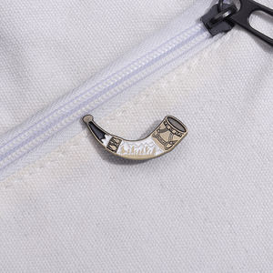 Klassieke Films Hoorn Emaille Pin Retro Vintage Muziekinstrument Reversspeld Hard Verzamelen Metalen Broches Groothandel Pin Sieraden - Product Image 4