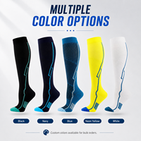 Chaussettes de compression sportives professionnelles à compression graduée, hauteur genou, respirantes, anti-humidité, élastiques, disponibles en OEM/ODM direct