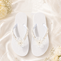 Tongs de mariage personnalisées en gros avec logo, sandales de fête nuptiale faites à la main avec fleurs DIY, pantoufles personnalisées pour demoiselles d'honneur
