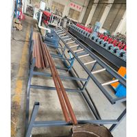 Nuevo acero galvanizado 0,4-0,8mm de espesor superficie texturizada sombrero de copa techo Truss techo listón máquina formadora de rollos